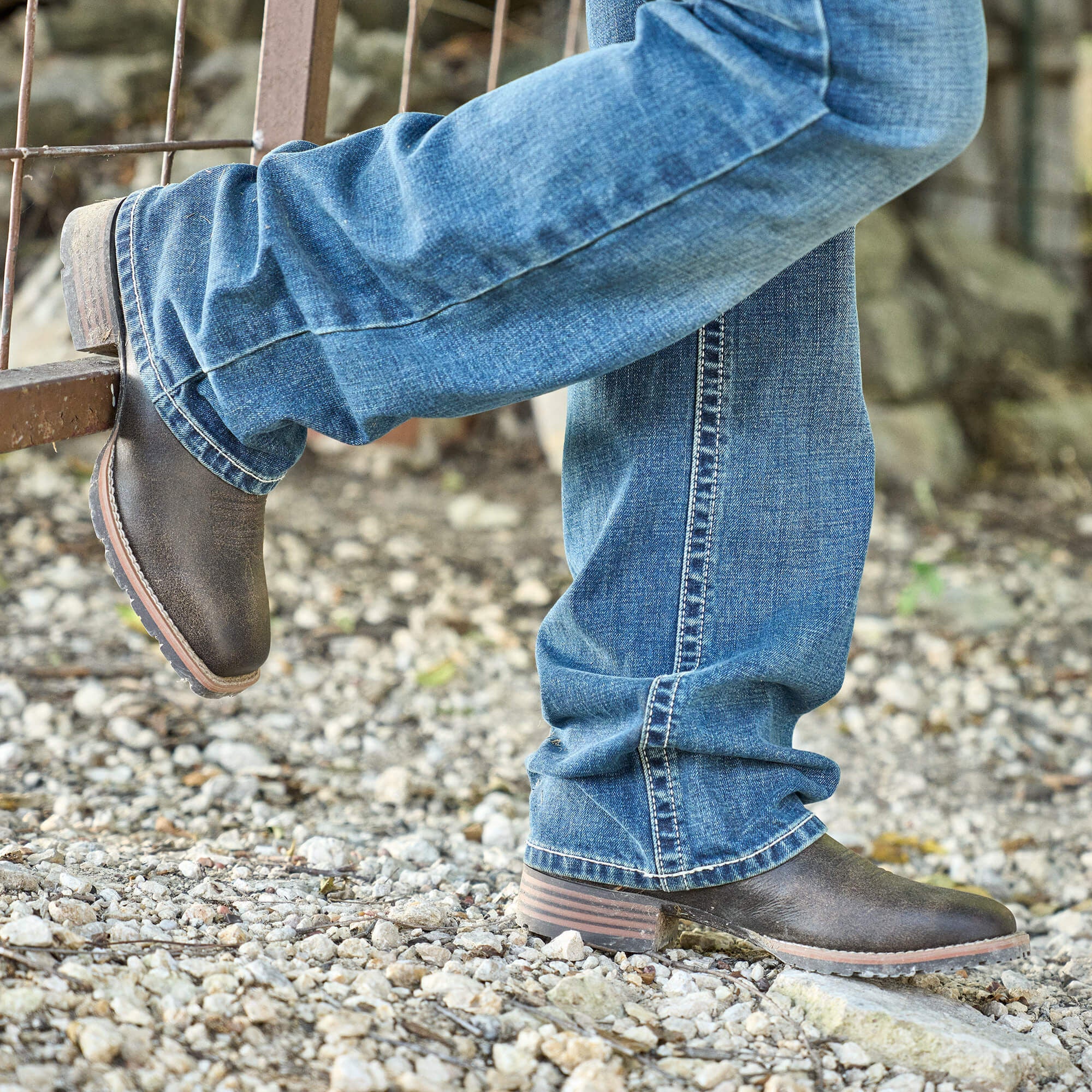 Hybrid Low Boy Wide Square Toe Chelsea Boot - Men