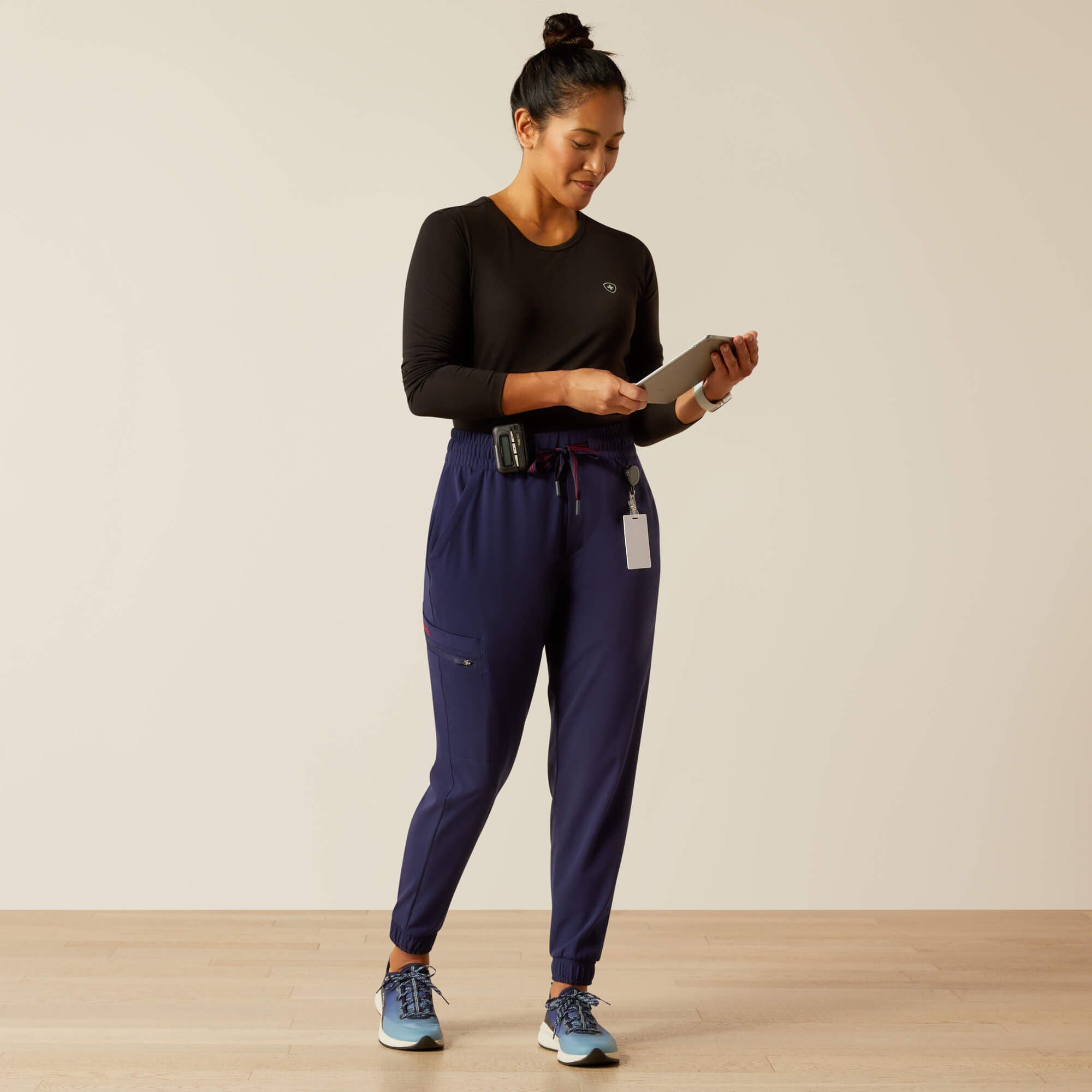 Blackwell Cargo Stretch Jogger Scrub Pant - Women